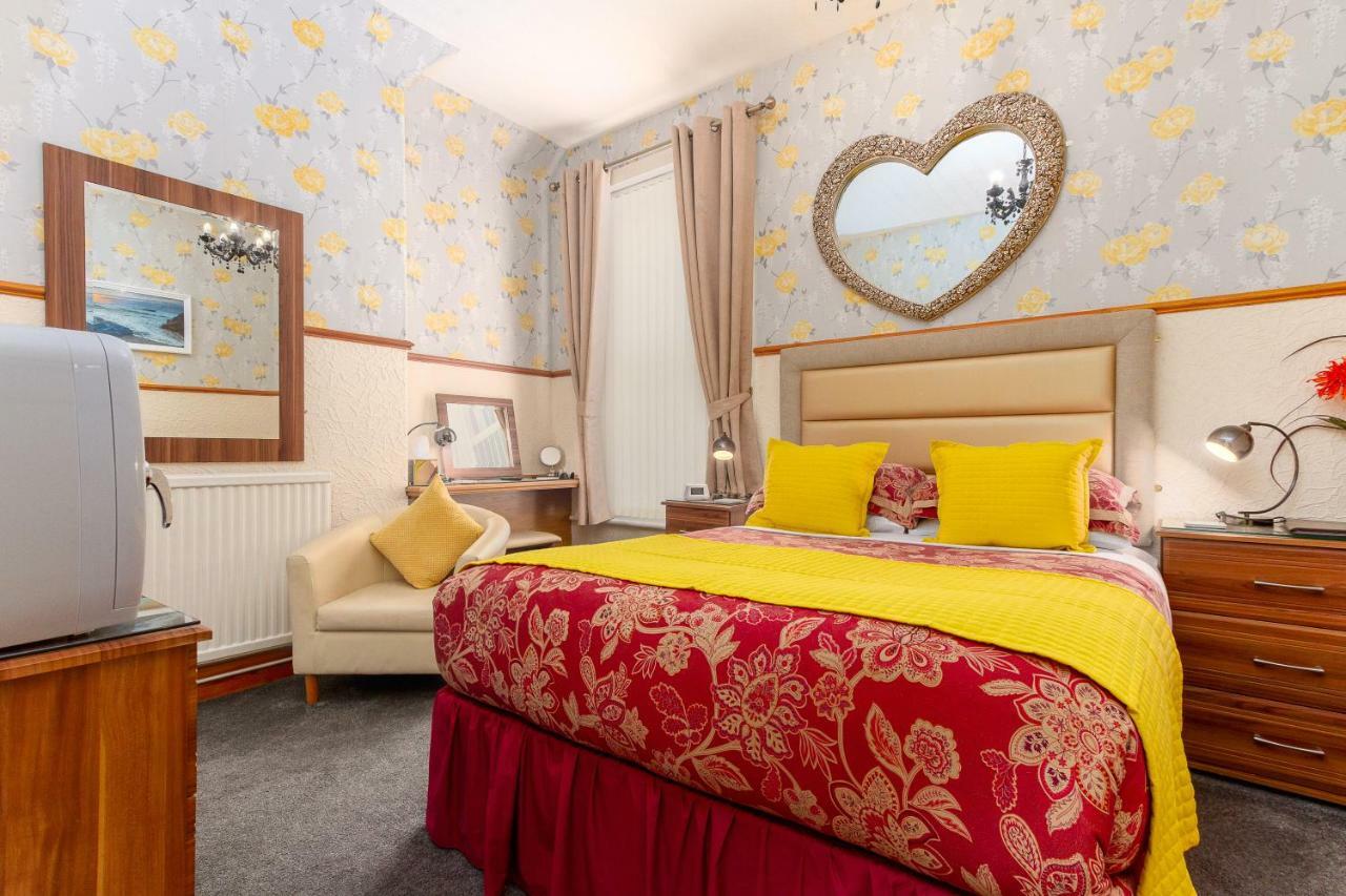 Valentine Lodge Over 21 Adult Couples Only Blackpool Exteriör bild