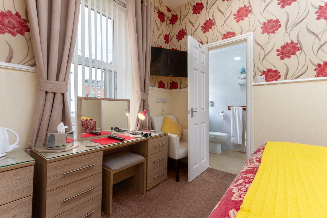 Valentine Lodge Over 21 Adult Couples Only Blackpool Exteriör bild