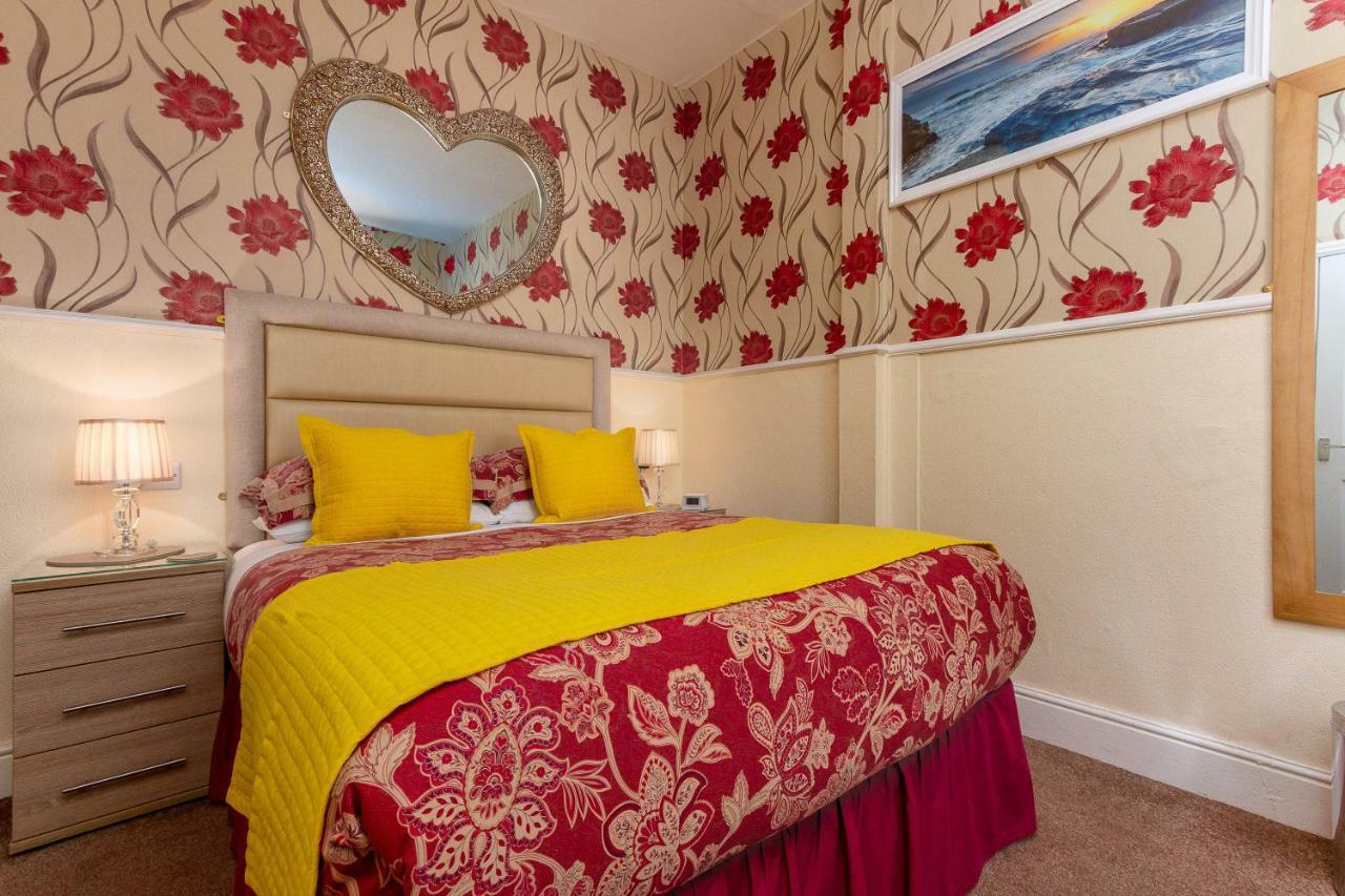 Valentine Lodge Over 21 Adult Couples Only Blackpool Exteriör bild
