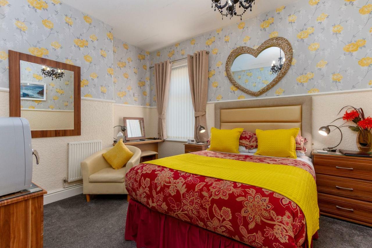 Valentine Lodge Over 21 Adult Couples Only Blackpool Exteriör bild