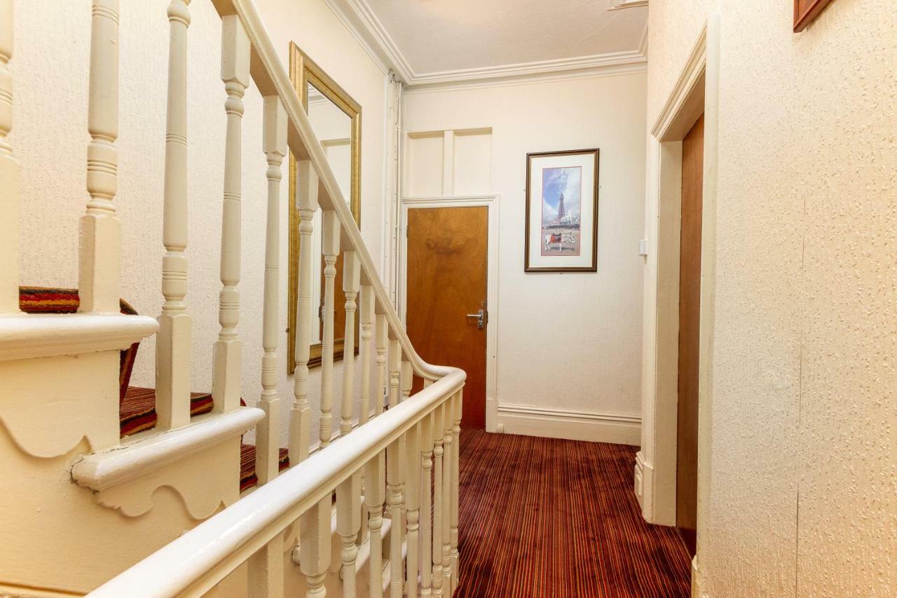 Valentine Lodge Over 21 Adult Couples Only Blackpool Exteriör bild